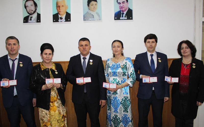 Унвони фахрӣ муборак