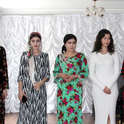 Гулдухтарони Тоҷик