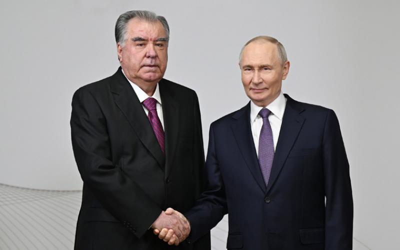 Эмомалӣ Раҳмон ва Владимир Путин